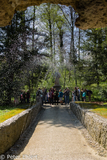 Weg mit Wasserbögen  Salzburg Salzburg Österreich by Peter Ehlert in Salzburg mit Schloss Hellbrunn