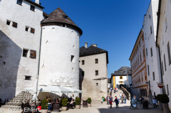 Vor der Burgschänke  Salzburg Salzburg Österreich by Peter Ehlert in Salzburg mit Schloss Hellbrunn