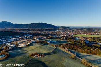 Ortsrand Bad Tölz  Greiling Bayern Deutschland by Peter Ehlert in Ballonfahrt im Winter