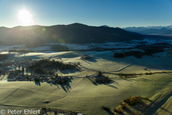 Steigflug mit Gegenlicht  Greiling Bayern Deutschland by Peter Ehlert in Ballonfahrt im Winter