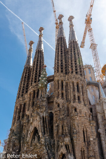 Geburtsfassade  Barcelona Catalunya Spanien by Peter Ehlert in Barcelonas Kirchen