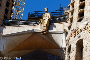 Fassadendetails  Barcelona Catalunya Spanien by Peter Ehlert in Barcelonas Kirchen