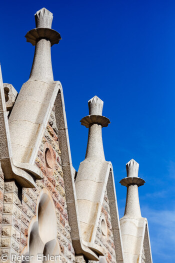 Fassadendetails  Barcelona Catalunya Spanien by Peter Ehlert in Barcelonas Kirchen