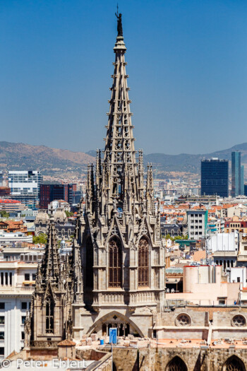 Türme der Catedral de la Santa Creu i Santa Eulàlia  Barcelona Catalunya Spanien by Peter Ehlert in Barcelonas Kirchen