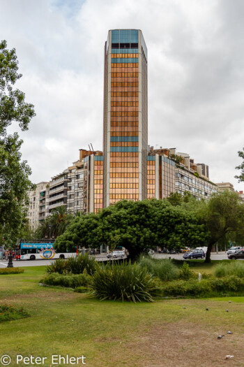 Bürogebäude  Barcelona Catalunya Spanien by Peter Ehlert in Barcelona Stadtrundgang