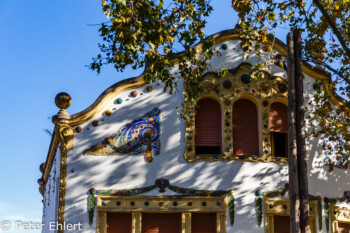Haus mit bunten Fliesen  Barcelona Catalunya Spanien by Peter Ehlert in Barcelona Stadtrundgang
