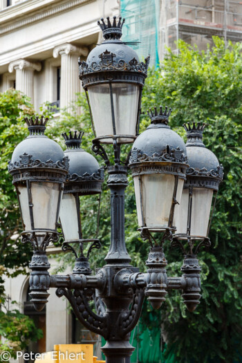 Straßenlaterne  Barcelona Catalunya Spanien by Peter Ehlert in Barcelona Stadtrundgang