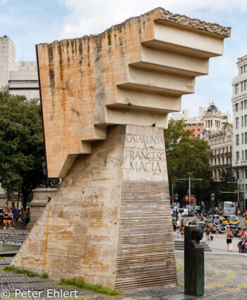 Denkmal für Francesc Macià von Josep Maria Subirachs  Barcelona Catalunya Spanien by Peter Ehlert in Barcelona Stadtrundgang
