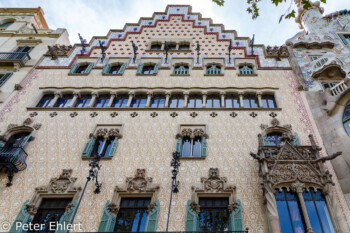 Hausfront  Barcelona Catalunya Spanien by Peter Ehlert in Barcelona Stadtrundgang