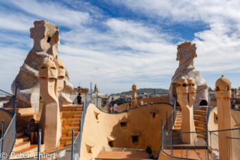 Dach mit Schornsteinen  Barcelona Catalunya Spanien by Peter Ehlert in Barcelona Stadtrundgang