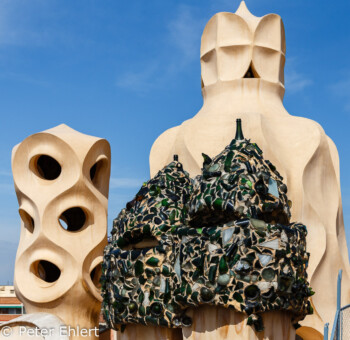 Schornsteine mit Flaschenglas  Barcelona Catalunya Spanien by Peter Ehlert in Barcelona Stadtrundgang