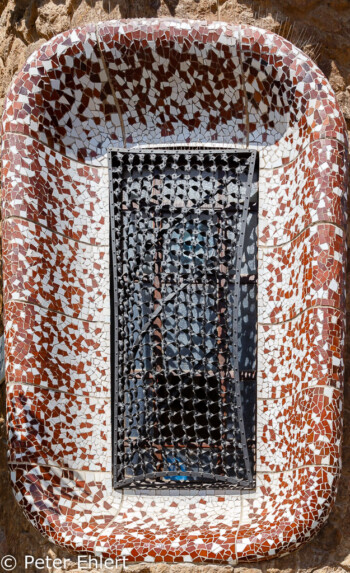 Fenster des Pförtnerhauses  Barcelona Catalunya Spanien by Peter Ehlert in Barcelona Stadtrundgang
