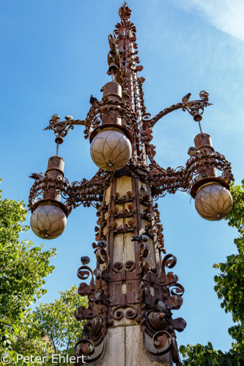 Modernismo Strassenbeleuchtung von Pere Falqués  Barcelona Catalunya Spanien by Peter Ehlert in Barcelona Stadtrundgang