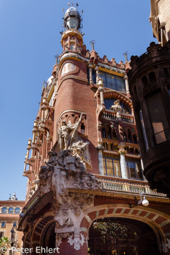 Hauptportal  Barcelona Catalunya Spanien by Peter Ehlert in Barcelona Stadtrundgang