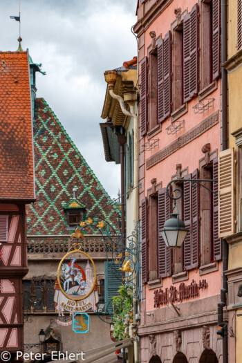 Buntes Dach  Colmar Grand Est Frankreich by Peter Ehlert in Colmar Weekend