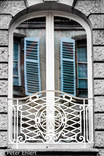 Fenster mit Spiegelung  Colmar Alsace-Champagne-Ardenne-Lorrain Frankreich by Peter Ehlert in Colmar Weekend