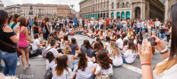 One Direction Meet Up  Milano Lombardia Italien by Peter Ehlert in Mailand - Daytrip