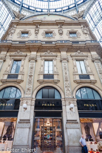 Prada Shop  Milano Lombardia Italien by Peter Ehlert in Mailand - Daytrip