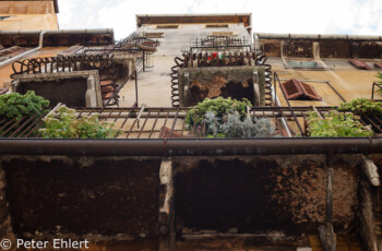 Balkon von unten  Verona Veneto Italien by Peter Ehlert in Verona Weekend mit Opernaufführung