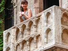 Julia auf dem Balkon  Verona Veneto Italien by Peter Ehlert in Verona Weekend mit Opernaufführung