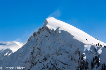 Schneefahne an Bergkante  Morzine Rhône-Alpes Frankreich by Peter Ehlert in Skigebiet Portes du Soleil