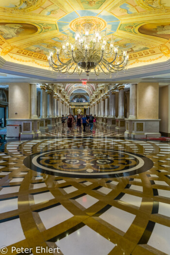 Flur zum Casinobereich  Las Vegas Nevada USA by Peter Ehlert in Las Vegas Stadt und Hotels