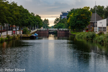 Gracht mit Brücke  Amsterdam Noord-Holland Niederlande by Peter Ehlert in Amsterdam Trip