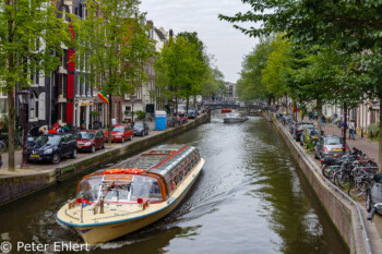 Gracht mit Boot  Amsterdam Noord-Holland Niederlande by Peter Ehlert in Amsterdam Trip