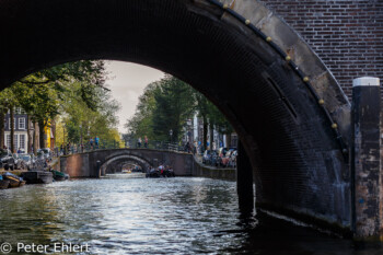 Brückenbogen mit Gracht  Amsterdam Noord-Holland Niederlande by Peter Ehlert in Amsterdam Trip