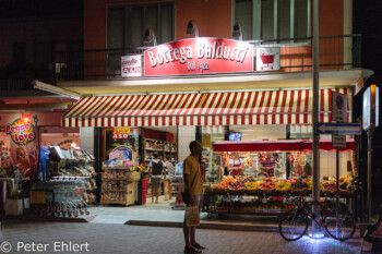 Obst und Gemüsehändler  Igea Marina Emilia-Romagna Italien by Peter Ehlert in Wellnessurlaub in Bellaria-Igea Marina