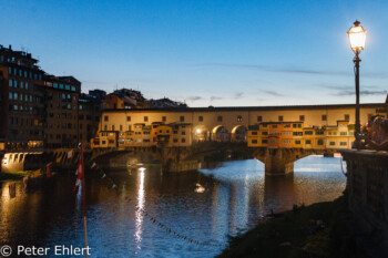 Ponte Vecchio am Abend  Firenze Toscana Italien by Peter Ehlert in Florenz - Wiege der Renaissance