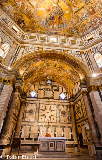 Apsis mit Altar  Firenze Toscana Italien by Peter Ehlert in Florenz - Wiege der Renaissance
