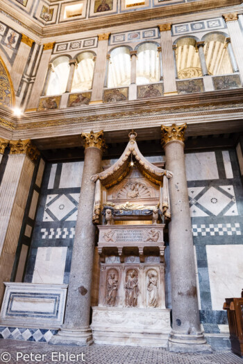 Das Grabmonument für Johannes XXIII  Firenze Toscana Italien by Peter Ehlert in Florenz - Wiege der Renaissance