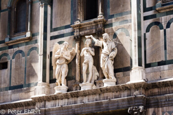 Skulpturengruppe Taufe Christi an Battistero die San Giovanni  Firenze Toscana Italien by Peter Ehlert in Florenz - Wiege der Renaissance