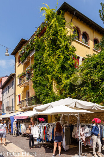 Geschäfte  Lazise Veneto Italien by Peter Ehlert in Lazise am Gardasee