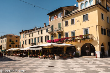 Hauptplatz  Lazise Veneto Italien by Peter Ehlert in Lazise am Gardasee