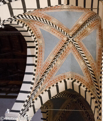Decke im Seitenschiff  Pisa Toscana Italien by Peter Ehlert in Abstecher nach Pisa
