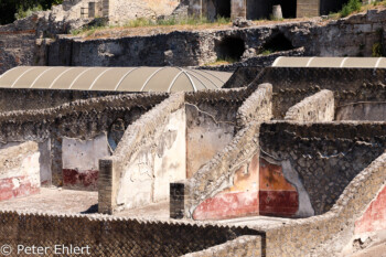 Hausruine mit bemalten Wänden  Pompei Campania Italien by Peter Ehlert in Pompeii und Neapel