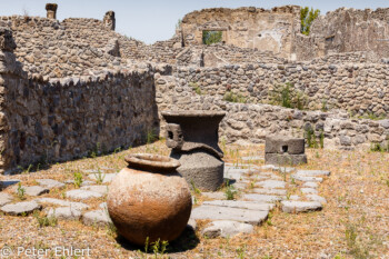 Innenhof  Pompei Campania Italien by Peter Ehlert in Pompeii und Neapel