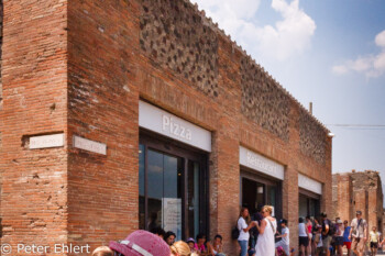 Cafeteria  Pompei Campania Italien by Lara Ehlert in Pompeii und Neapel