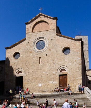 Dom mit Treppe  San Gimignano Toscana Italien by Peter Ehlert in San Gimignano