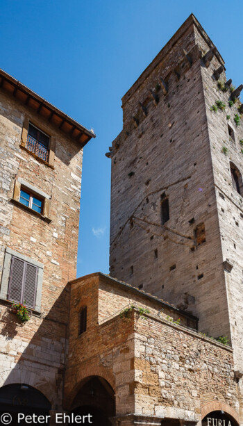 Wehrtum  San Gimignano Toscana Italien by Peter Ehlert in San Gimignano