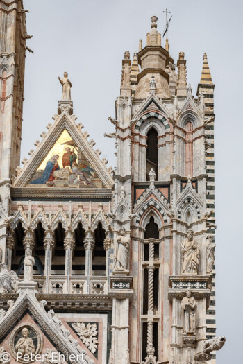 Portal des Duomo  Siena Toscana Italien by Peter Ehlert in Siena auf der Durchreise