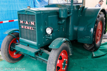 Historischer Traktor MAN  München Bayern Deutschland by Peter Ehlert in Münchner Oktoberfest