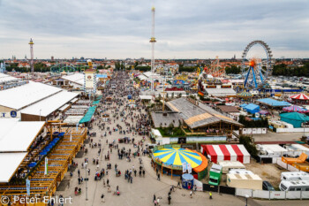 Blick auf Festwiese  München Bayern Deutschland by Peter Ehlert in Münchner Oktoberfest