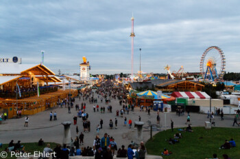 Blick auf Festwiese  München Bayern Deutschland by Peter Ehlert in Münchner Oktoberfest