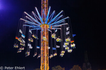 Fahrgeschäft  München Bayern Deutschland by Peter Ehlert in Münchner Oktoberfest