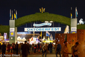 Eingangstor  München Bayern Deutschland by Peter Ehlert in Münchner Oktoberfest