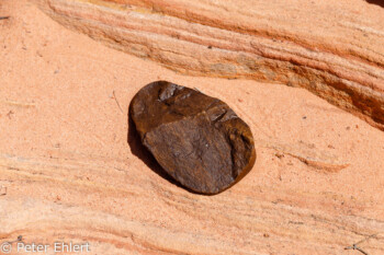 Basalt auf Sandstein   Nevada USA by Peter Ehlert in Valley of Fire - Nevada State Park