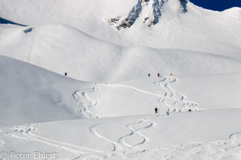 Spuren im Schnee  Lech Vorarlberg Österreich by Peter Ehlert in Sankt Anton 2018